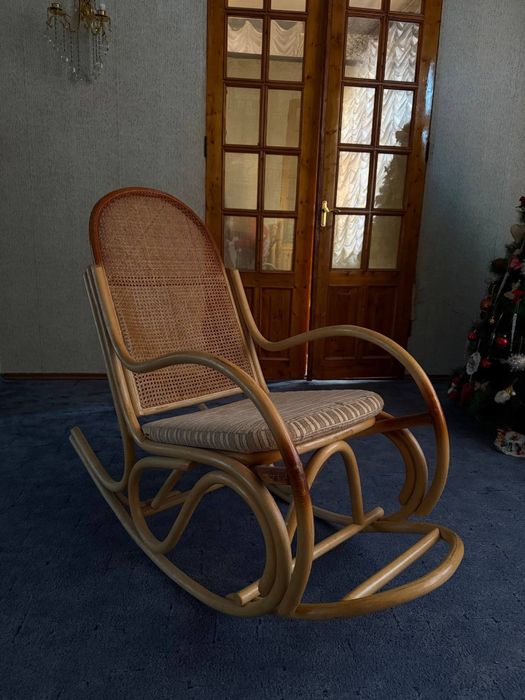 Крісло гойдалка Бріз ротанг