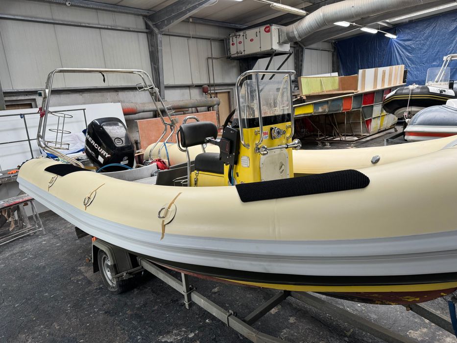 RiB Sportis S5200 /nowe tuby Hypalon / silnik Mercury90 / przyczepa