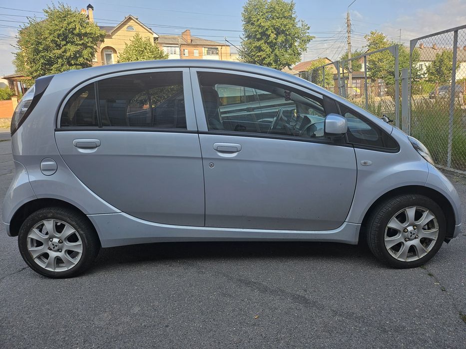 Продам машину Mitsubishi I Miev