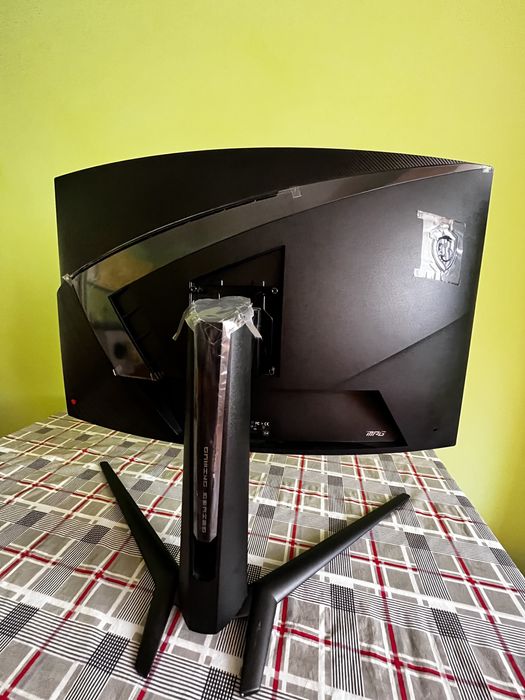 Игровой монитор MSI MPG Artymis 323CQR