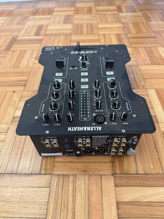 Mesa de Mistura Allen & Heath Xone:23 (Mixer DJ)