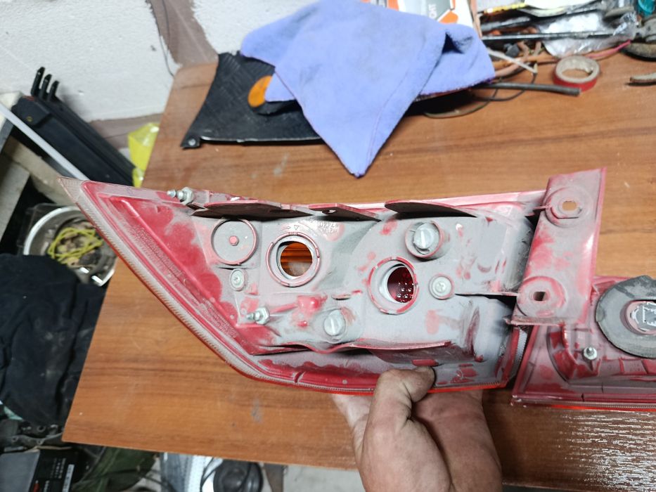 Зандние фанари Ланцер 10