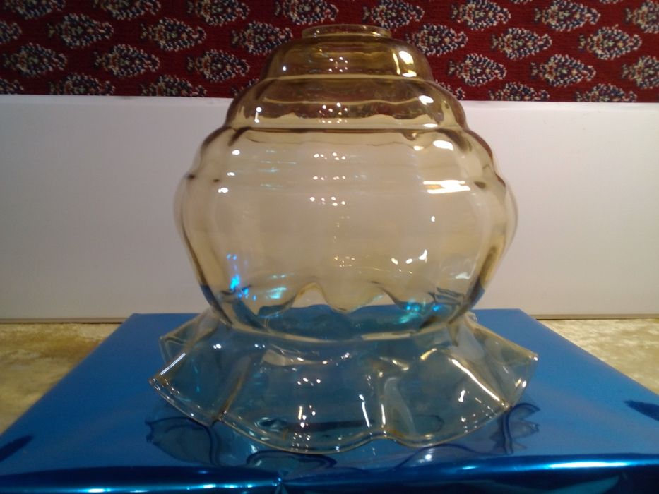 Великий скляний плафон