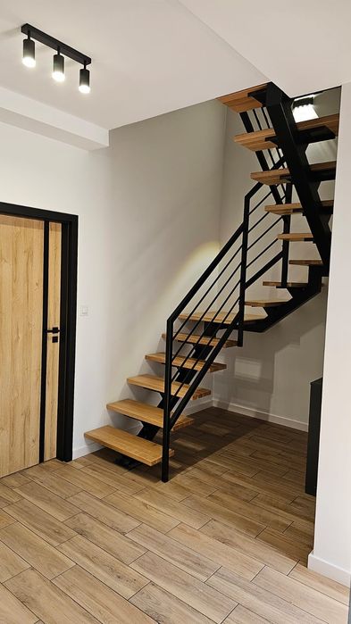Schody loftowe stal + dąb/jesion | Projekt-Stal | Pomiar + montaż