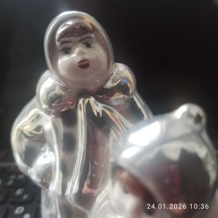 Статуэтка сестрички из "Зимнего дворика"