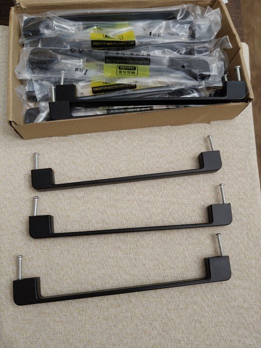 Uchwyt meblowy czarny 192 mm do szuflad szafek