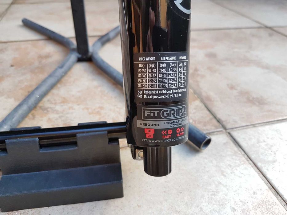 amortyzator 29" FOX Factory 38 Float, Kashima, skok 160, Boost, 44mm