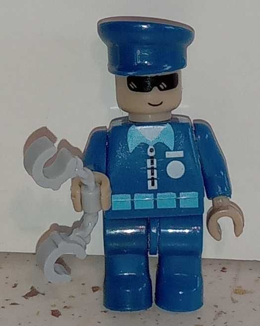 14 - LEGO Minifigures