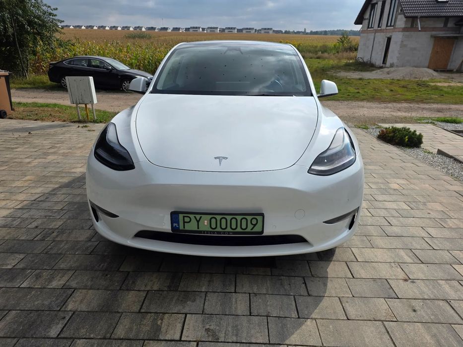 Tesla Y