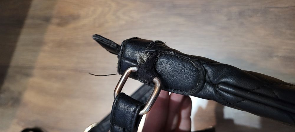 Czarna torebka tanio