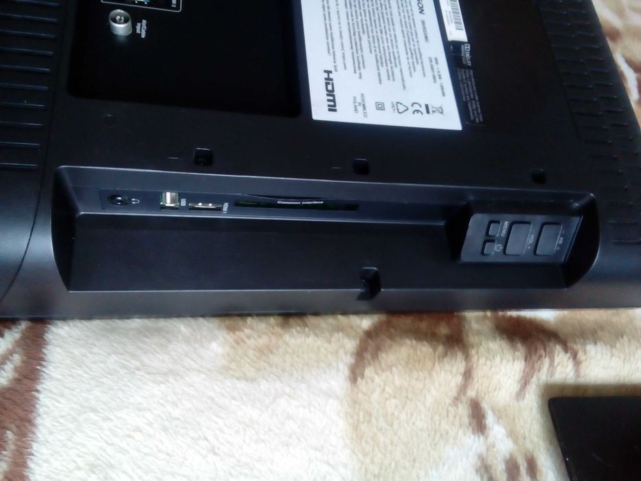 Telewizor Thomson 26HS2246C + komputer stacjonarny