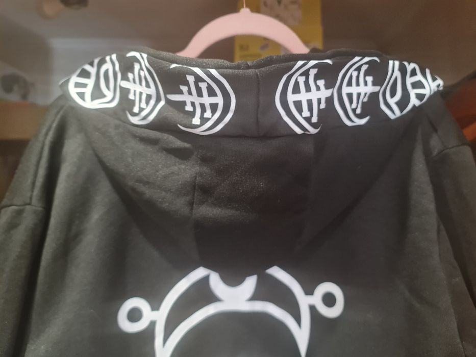 Кофта с оккультными готическими символами
