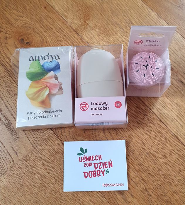 Kołnierzyk apaszki  okulary przeciwsłoneczne paski