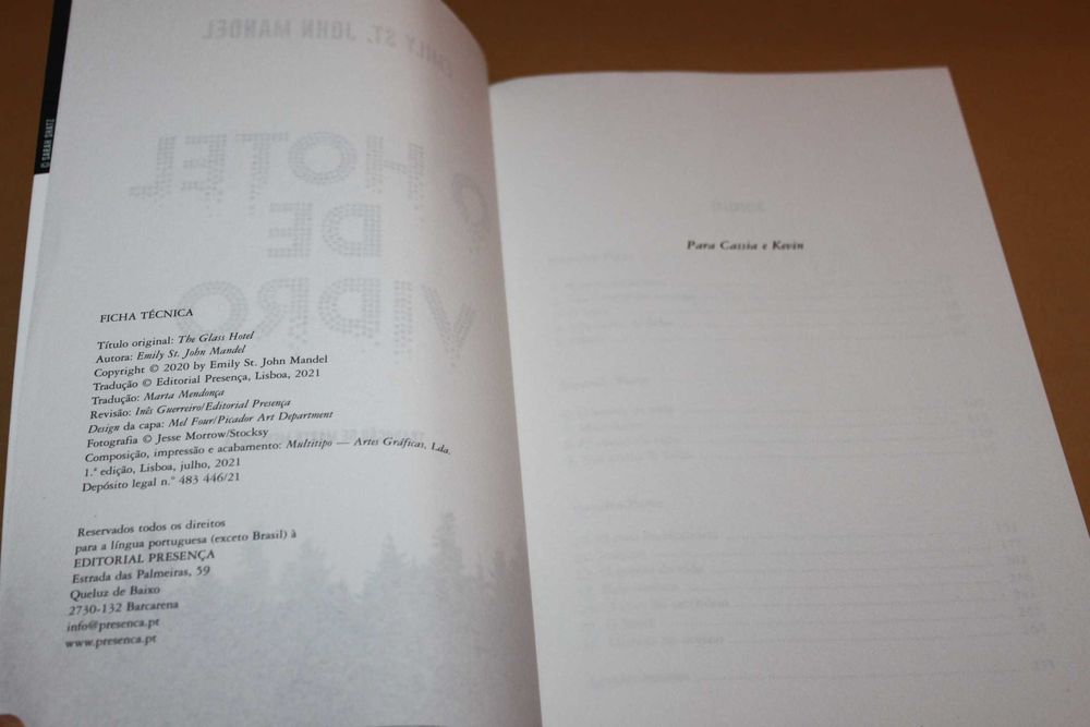 O Hotel de Vidro//Emily St.John Mandel