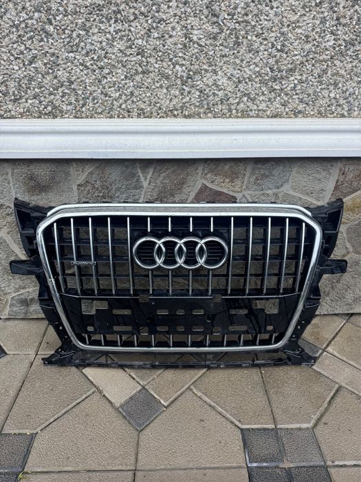 Решітка радіатора Audi q5