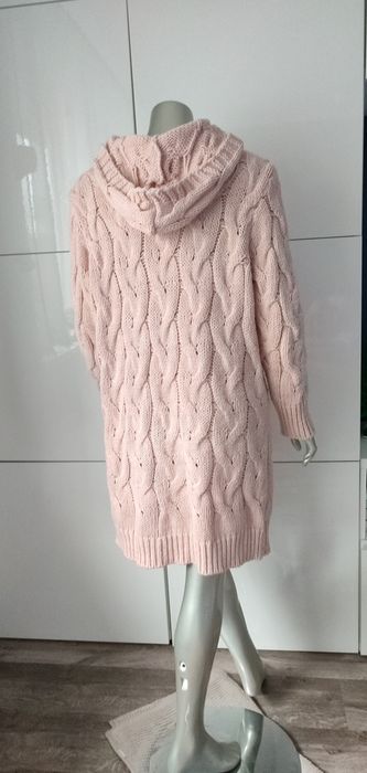 Sweter pudrowy róż