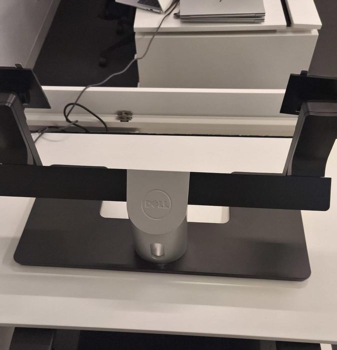Vendo base dell para dois ecrãs