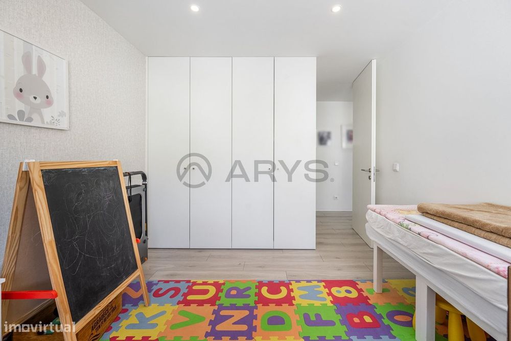 Apartamento T3 com garagem e jardim privativo