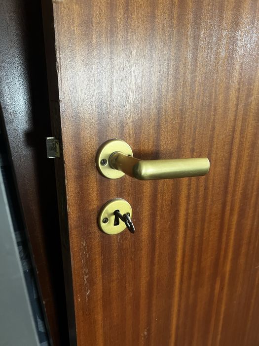 Conjunto de 2 Portas Interiores em Madeira – Bom Estado (BAIXA DE PREÇO)