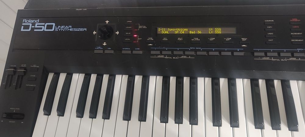 Roland D-50 klasyk sam w sobie. Stan bardzo dobry,możliwość dowozu !