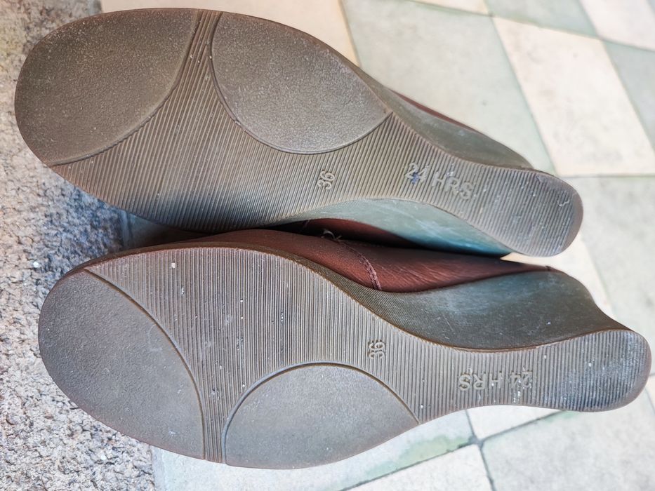 Sapatos 24hrs castanhos