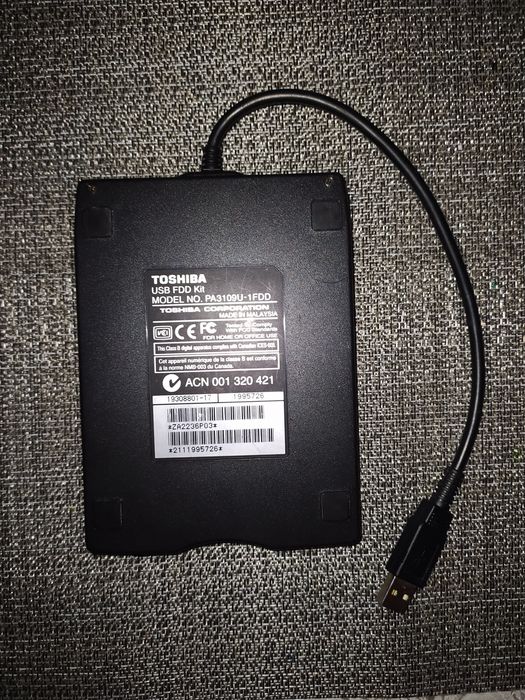 Napęd dyskietek USB Toshiba PA3109U-1FDD
