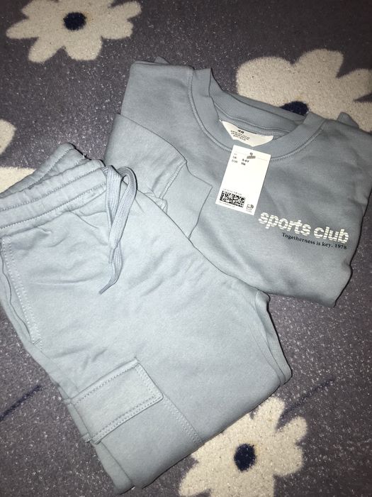 Новий костюм hm на флісі.