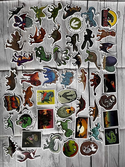 Zestaw naklejek 50 sztuk dinozaury / naklejki, wlepy