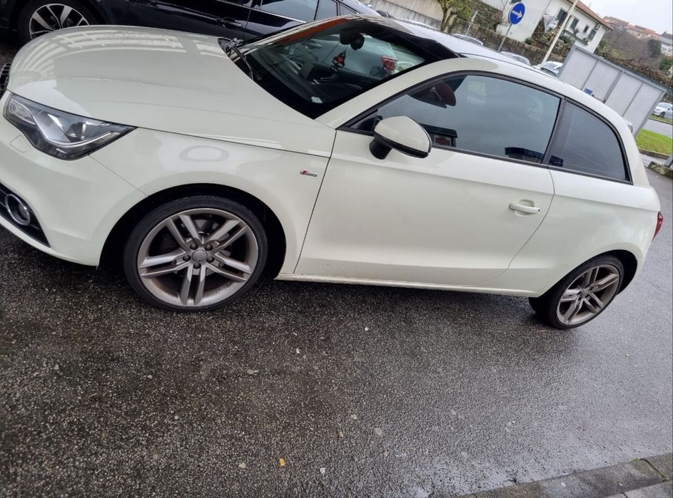 Audi A1 S-Line teto panoramico