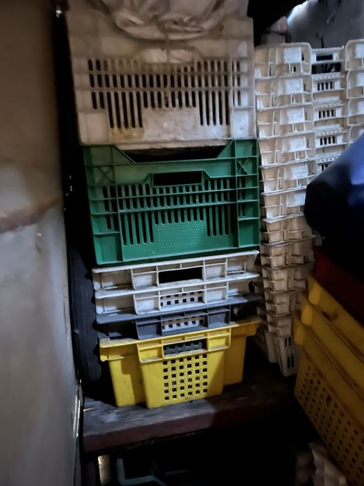 Продам пластиковые ящики б/у