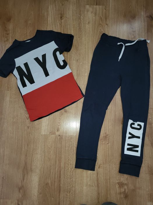 Komplet spodnie + t-shirt  r.122/128