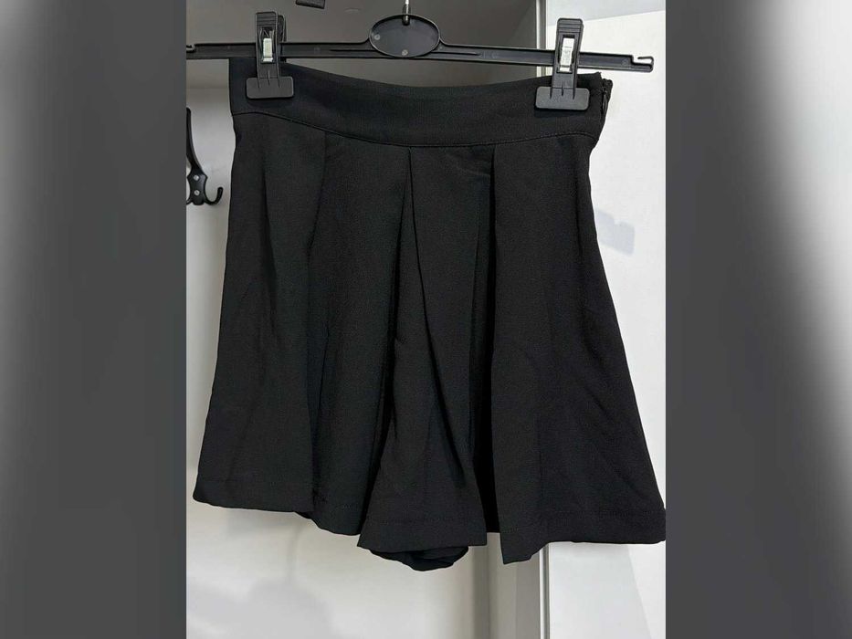 spódnica Zara czarna rozkloszowana zakładkami XS 34