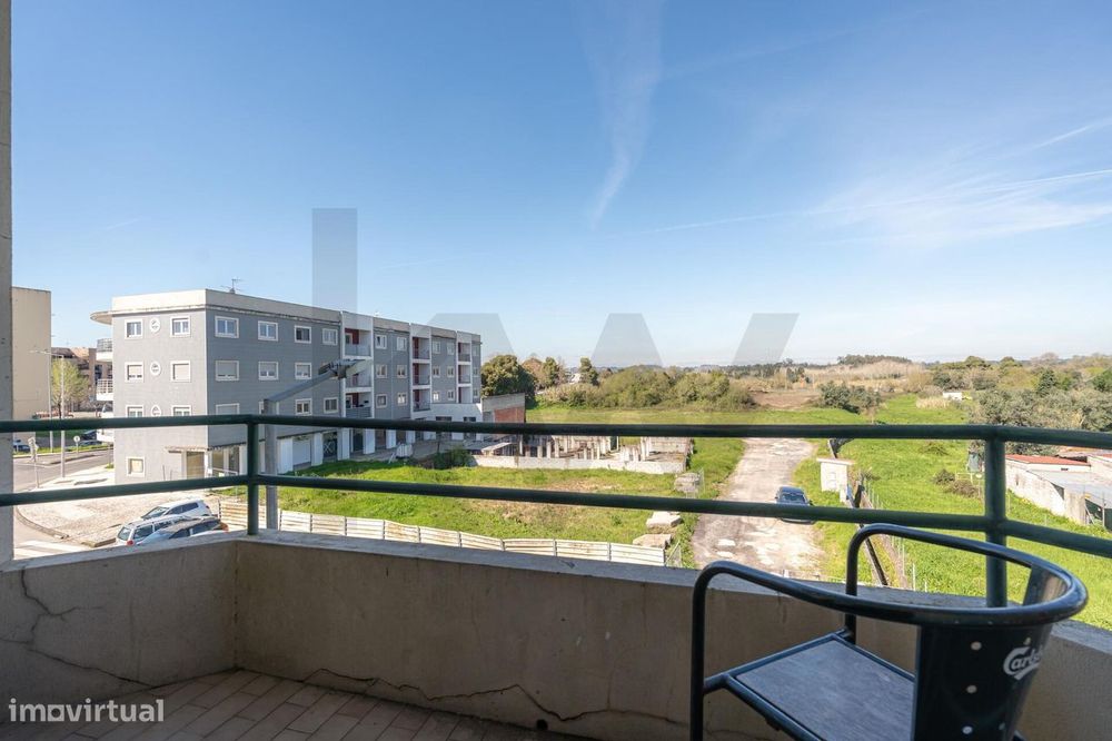 Apartamento T3 com varanda no centro da Mealhada