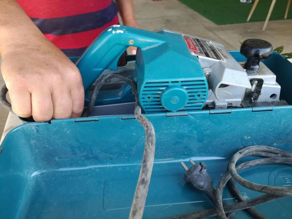 Makita rabot electrique