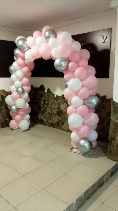 Надув кульок гелієм