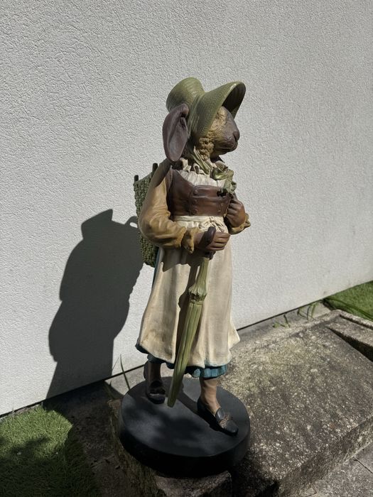 Coelhos decorativos em resina