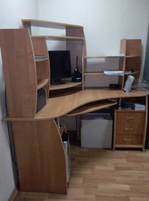 Стіл комп'ютерний/стіл для геймерів