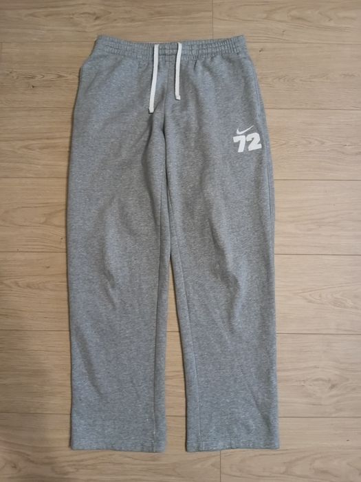 Широкі спортивні штани Nike