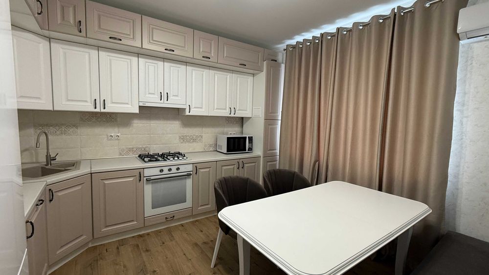 Здам в оренду ексклюзивну 3к квартиру біля Парку Шевченка, центр