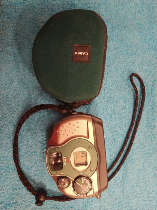 Canon IXUS X1  aquática de rolo 35 mm clássica.