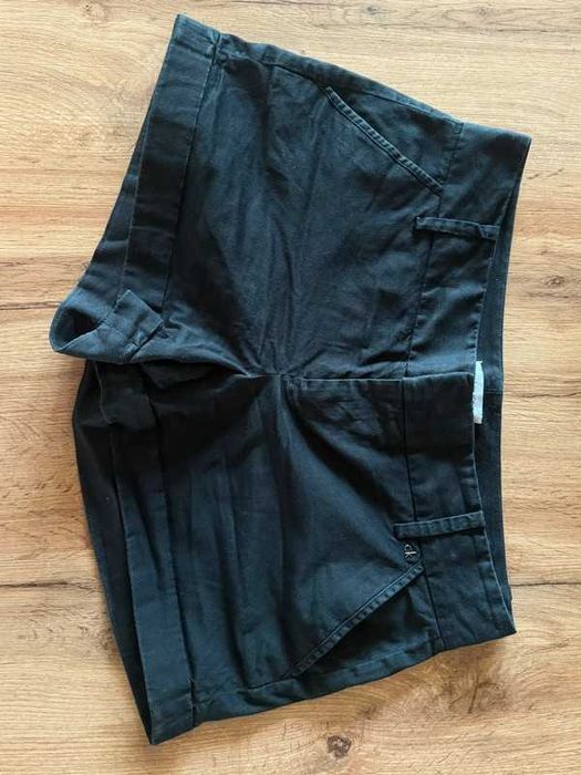 Czarne szorty Calvin Klein M