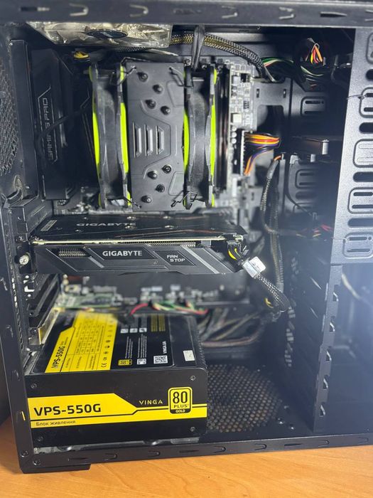 Ryzen 5 1600, ddr4 32 gb, 1050 ti ssd 240