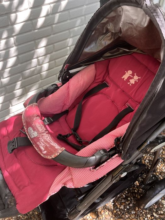 Carrinho de bebé ( rosa ou cinza ) + baby coque