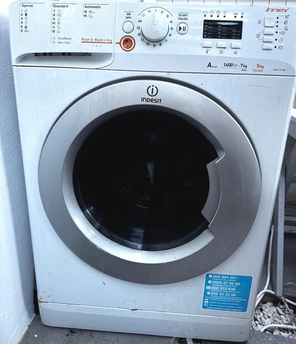 Máquina de lavar e secar roupa
