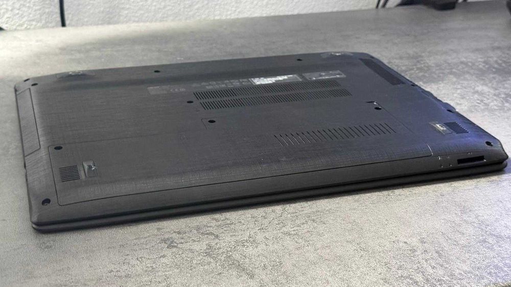 ACER Aspire E5-575G | Windows 10 [Semi-novo] + Carregador Novo