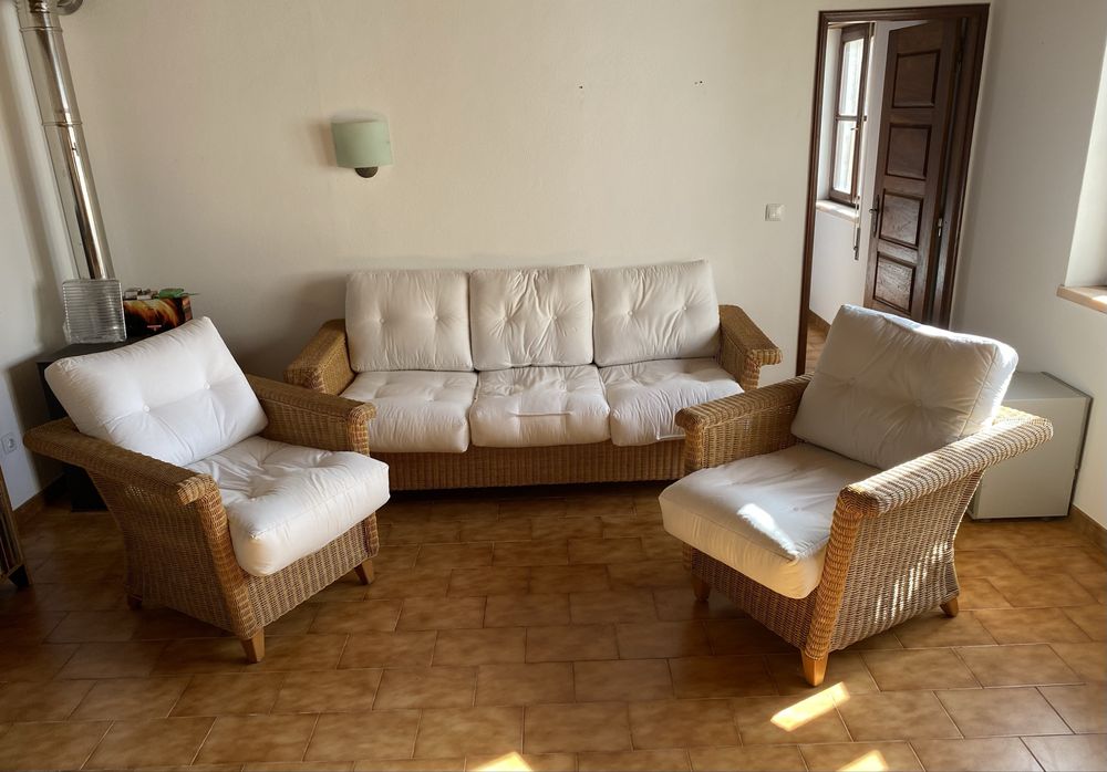 Conjunto de jardim em vime e madeira