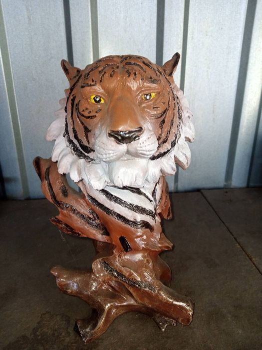 Лев  фігура з полімера (1м)