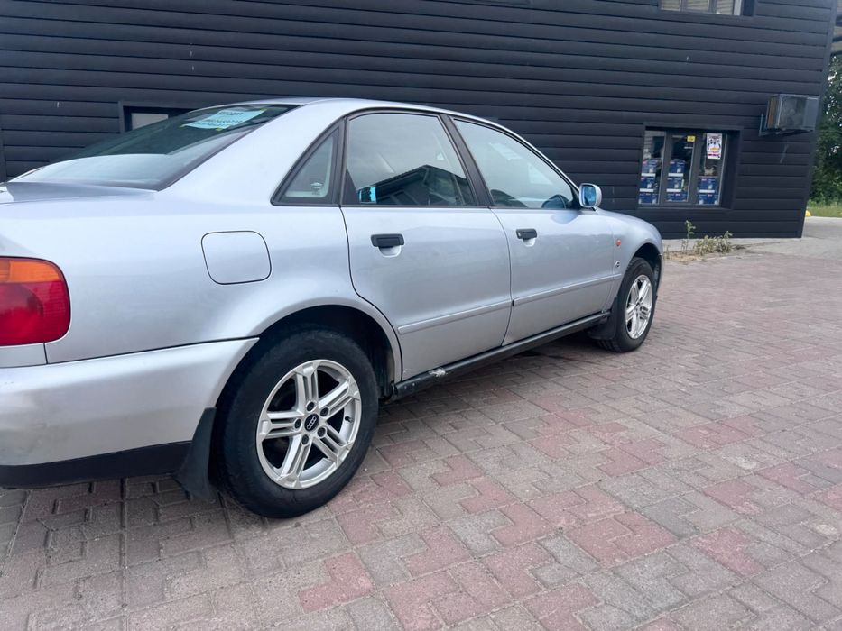 Продам ауді а 4 1996 року