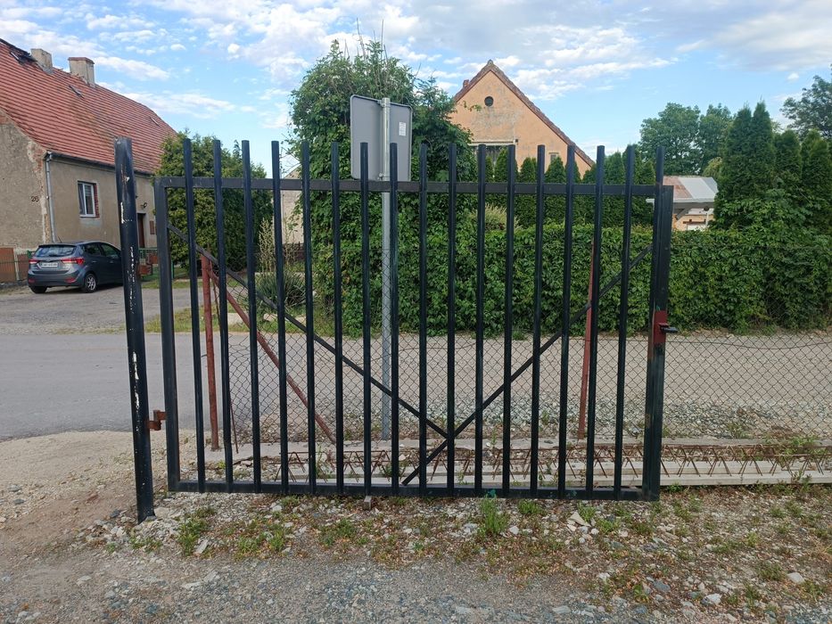 Brama metalowa masywna duża