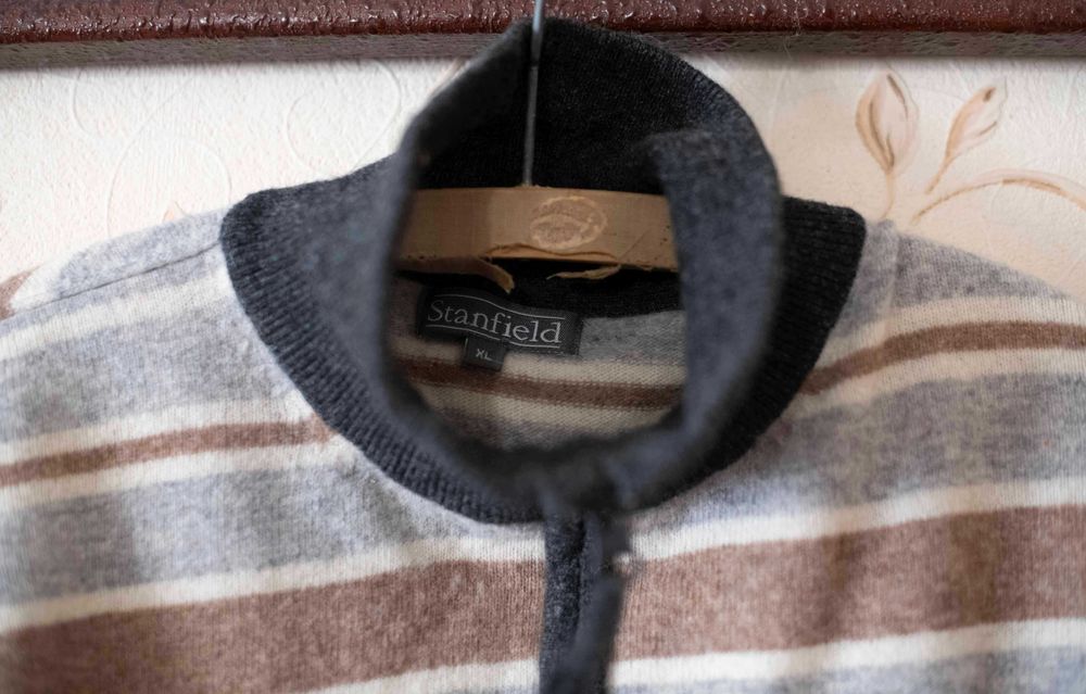 Elegancki sweter golf męski Sandfield z wełny – styl, wygoda, ciepło!